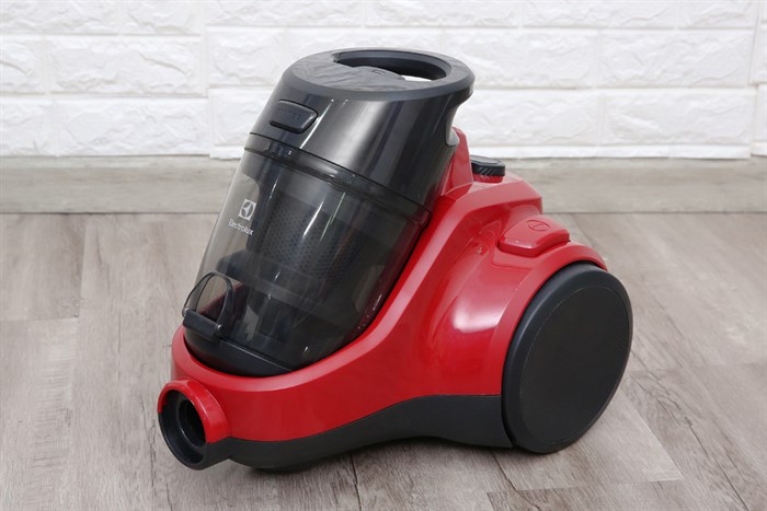 may-hut-bui-electrolux-ec41-6cr-2-700x467